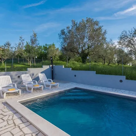 בית נופש Pendolina אומאג